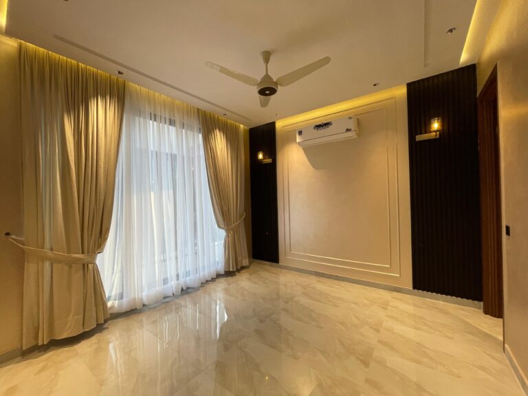 WhatsApp Image 2025-10-15 at 14.24