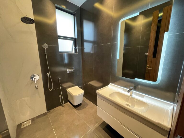 WhatsApp Image 2025-10-15 at 14.24